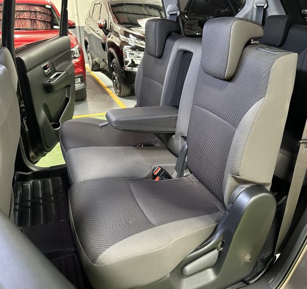2024 Suzuki Ertiga GLX Hybrid 1.5L A/T - Image 11