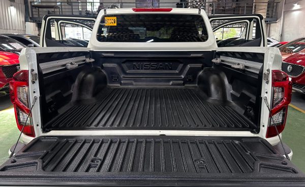 2024 Nissan Navara Pro-4X 4X4 Diesel A/T - Image 15