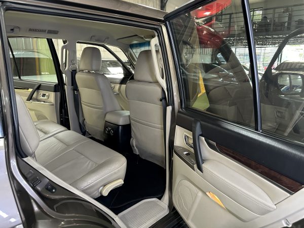 2012 Mitsubishi Pajero GLS 3.8L V6 4X4 Gasoline A/T - Image 15