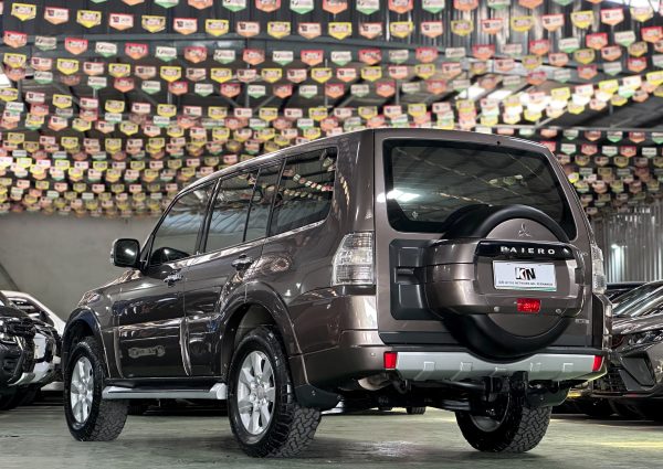 2012 Mitsubishi Pajero GLS 3.8L V6 4X4 Gasoline A/T - Image 5