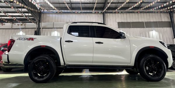 2024 Nissan Navara Pro-4X 4X4 Diesel A/T - Image 8