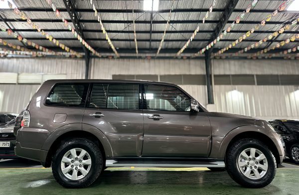 2012 Mitsubishi Pajero GLS 3.8L V6 4X4 Gasoline A/T - Image 8