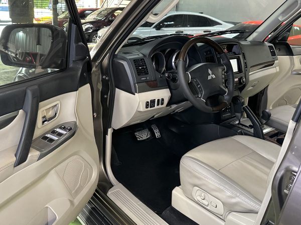 2012 Mitsubishi Pajero GLS 3.8L V6 4X4 Gasoline A/T - Image 10