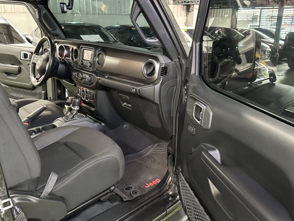 2020 Jeep Gladiator Sport 3.6L 4X4 Gasoline A/T - Image 13