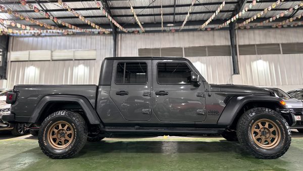 2020 Jeep Gladiator Sport 3.6L 4X4 Gasoline A/T - Image 8