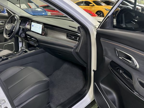 2023 Changan X7 Plus 1.5L Gas A/T - Image 14