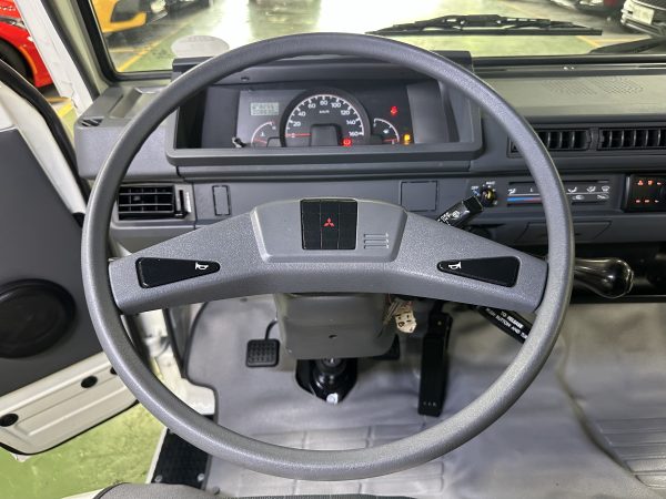 2023 Mitsubishi L300 FB Dual A/C 2.2L Euro 4 M/T Diesel - Image 15