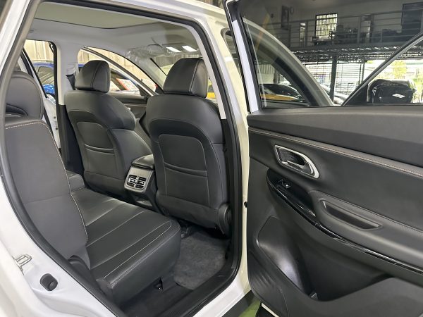 2023 Changan X7 Plus 1.5L Gas A/T - Image 16