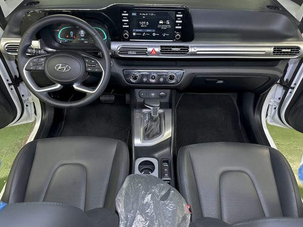 2024 Hyundai Stargazer GLS Premium 1.5L Gasoline A/T - Image 5