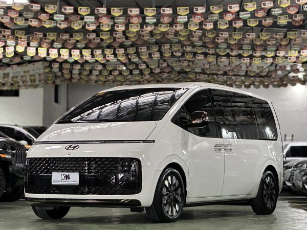 2023 Hyundai Staria Premium 2.2L AWD Diesel A/T