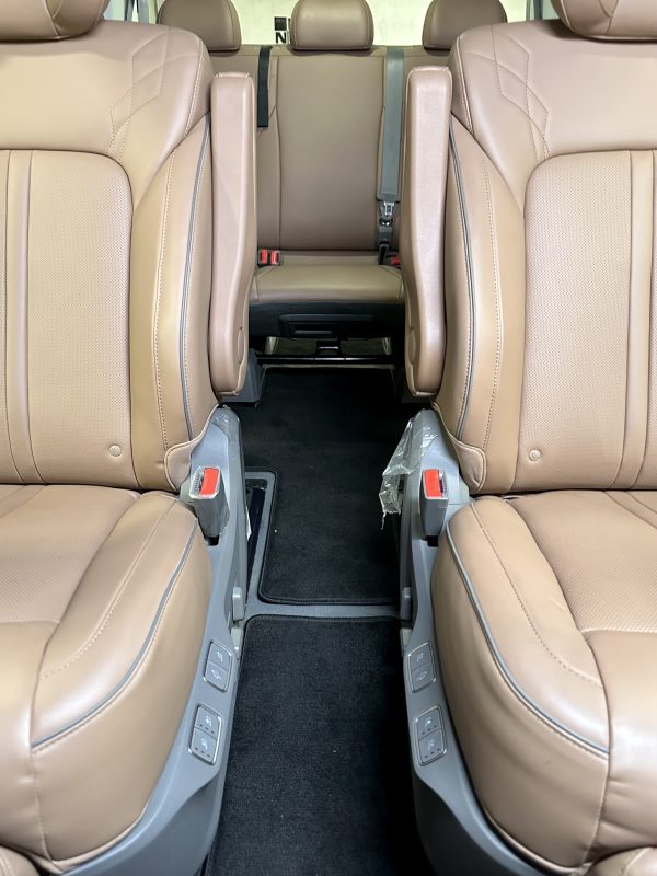 2023 Hyundai Staria Premium 2.2L AWD Diesel A/T - Image 12