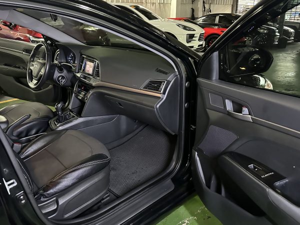 2016 Hyundai Elantra 2.0L Gasoline A/T - Image 13