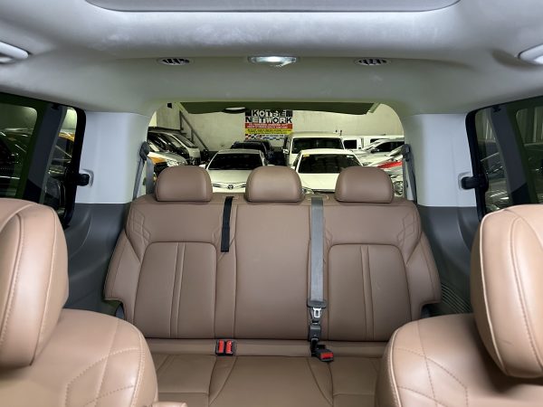 2023 Hyundai Staria Premium 2.2L AWD Diesel A/T - Image 13