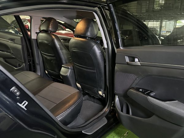 2016 Hyundai Elantra 2.0L Gasoline A/T - Image 14