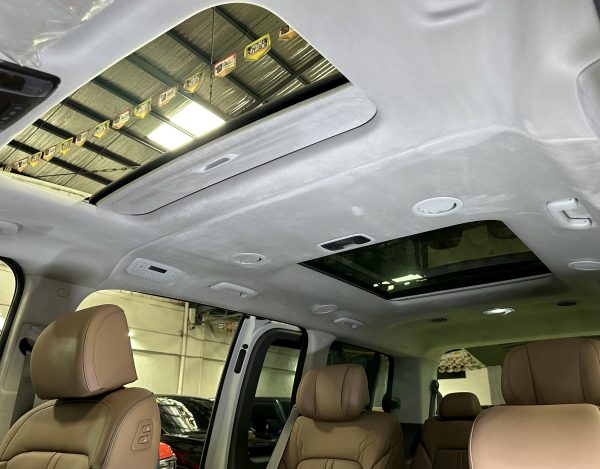2023 Hyundai Staria Premium 2.2L AWD Diesel A/T - Image 14
