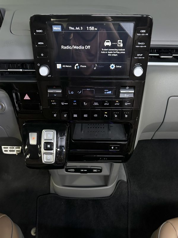 2023 Hyundai Staria Premium 2.2L AWD Diesel A/T - Image 18