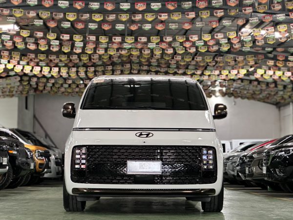 2023 Hyundai Staria Premium 2.2L AWD Diesel A/T - Image 3