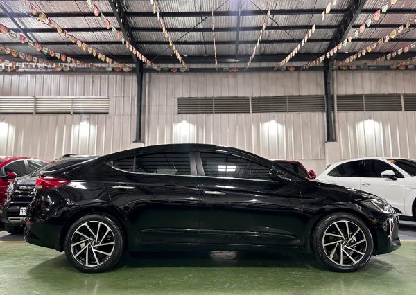 2016 Hyundai Elantra 2.0L Gasoline A/T - Image 8