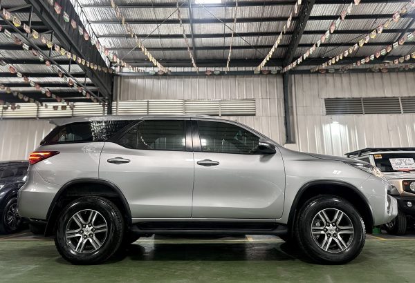 2017 Toyota Fortuner G 2.5L Diesel M/T - Image 8