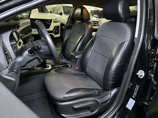 2016 Hyundai Elantra 2.0L Gasoline A/T - Image 9