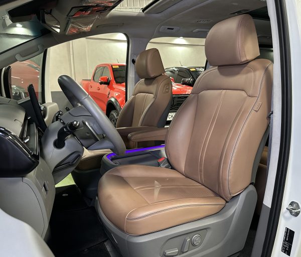 2023 Hyundai Staria Premium 2.2L AWD Diesel A/T - Image 9