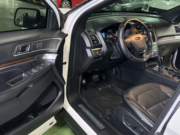 2017 Ford Explorer Ecoboost Limited 4x4 2.3L V6 Gas A/T - Image 10