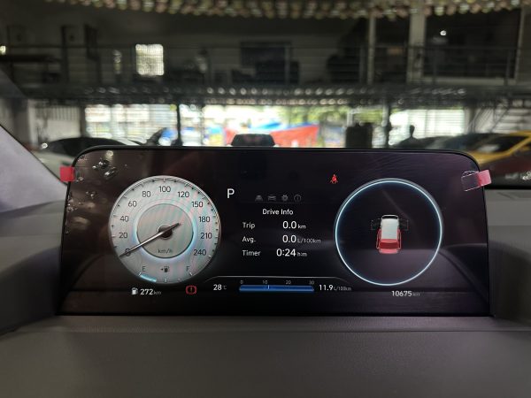 2023 Hyundai Staria Premium 2.2L AWD Diesel A/T - Image 25