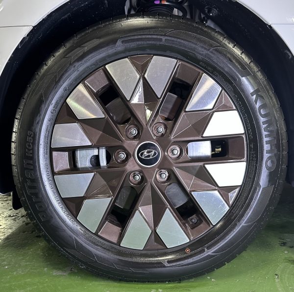 2023 Hyundai Staria Premium 2.2L AWD Diesel A/T - Image 27