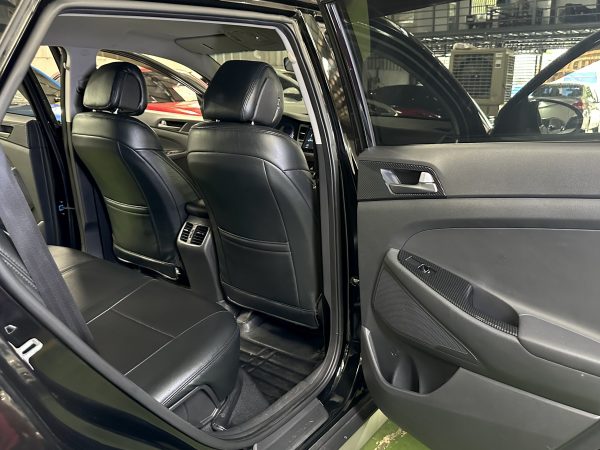 2018 Hyundai Tucson GLS CRDI 2.0L Diesel A/T - Image 13