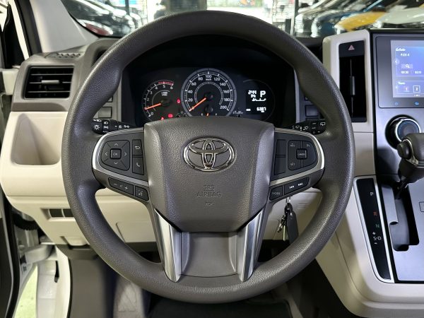 2025 Toyota Hi-ace GL Grandia 2.8L Diesel A/T - Image 17