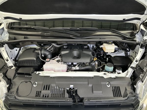 2025 Toyota Hi-ace GL Grandia 2.8L Diesel A/T - Image 19