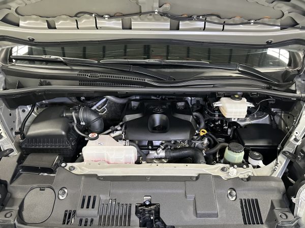 2024 Toyota Hi-ace Commuter Deluxe 2.8L Diesel M/T - Image 21