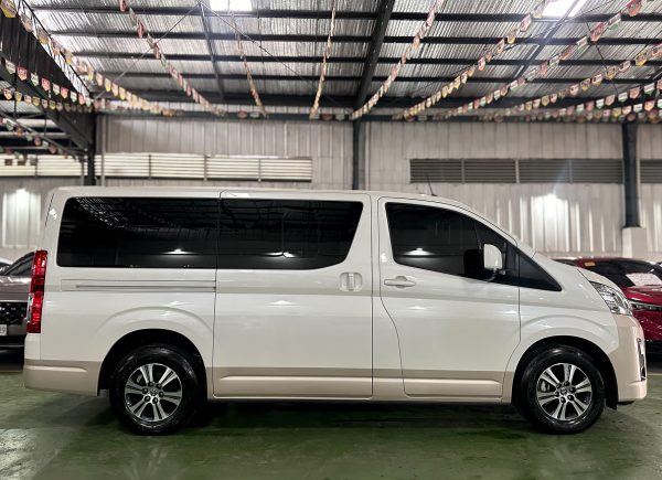 2025 Toyota Hi-ace GL Grandia 2.8L Diesel A/T - Image 8