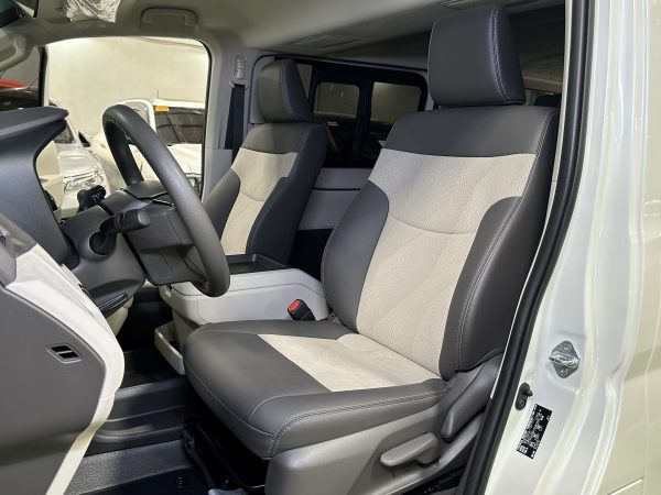 2025 Toyota Hi-ace GL Grandia 2.8L Diesel A/T - Image 9