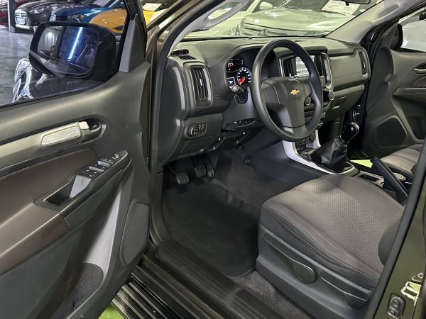 2018 Chevrolet Trailblazer LT 2.8L Diesel M/T - Image 10