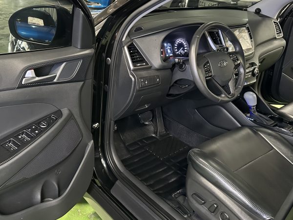 2018 Hyundai Tucson GLS CRDI 2.0L Diesel A/T - Image 10