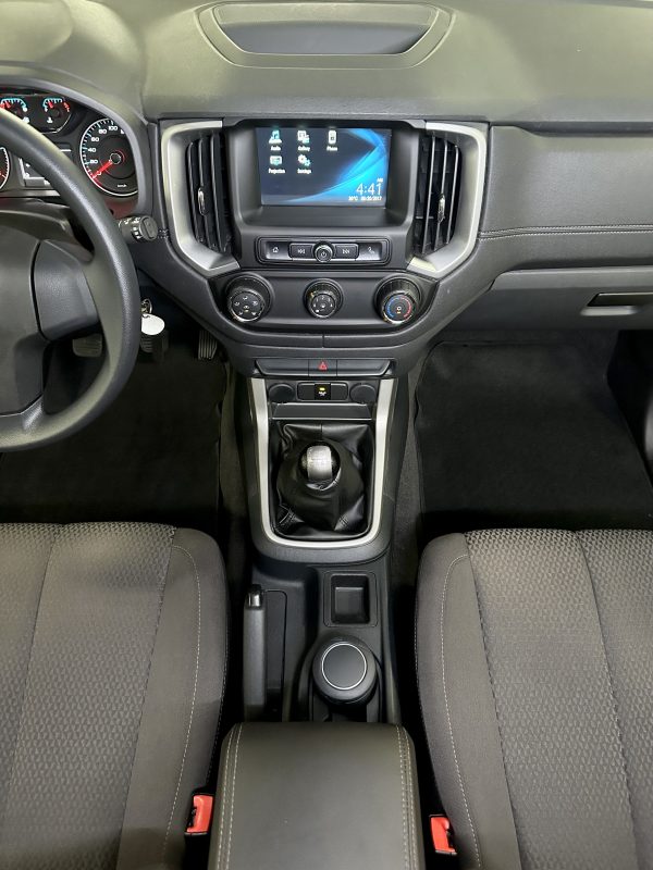 2018 Chevrolet Trailblazer LT 2.8L Diesel M/T - Image 17