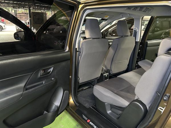 2024 Suzuki Ertiga GL Hybrid 1.5L A/T - Image 13