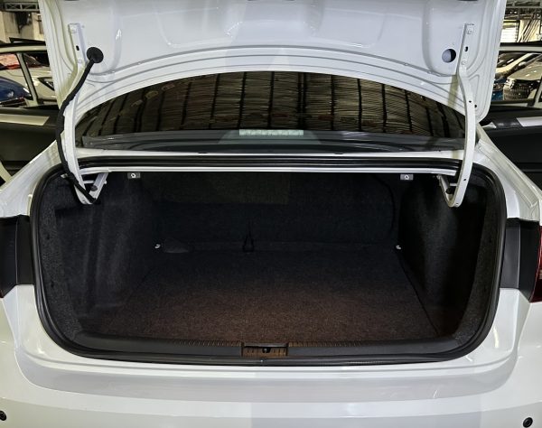 2016 Volkswagen Jetta TDI 1.6L Diesel M/T - Image 15