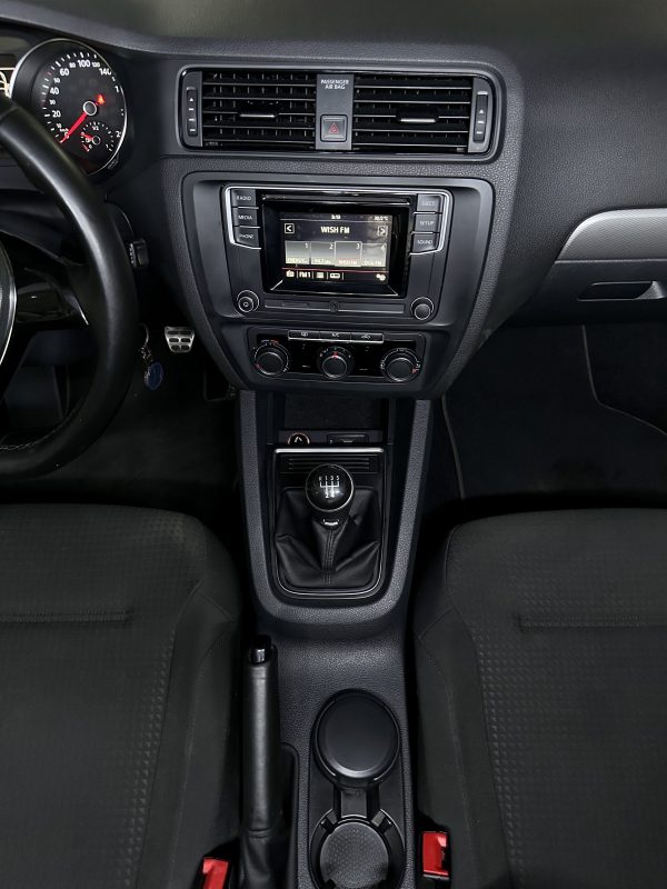 2016 Volkswagen Jetta TDI 1.6L Diesel M/T - Image 16