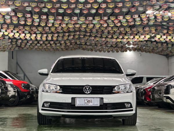 2016 Volkswagen Jetta TDI 1.6L Diesel M/T - Image 3