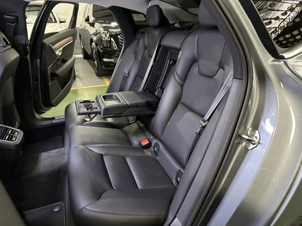 2021 Volvo S90 2.0L Twin-Turbo Diesel A/T - Image 11