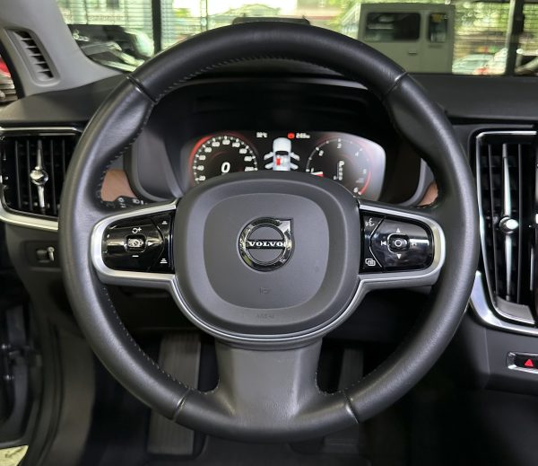 2021 Volvo S90 2.0L Twin-Turbo Diesel A/T - Image 16