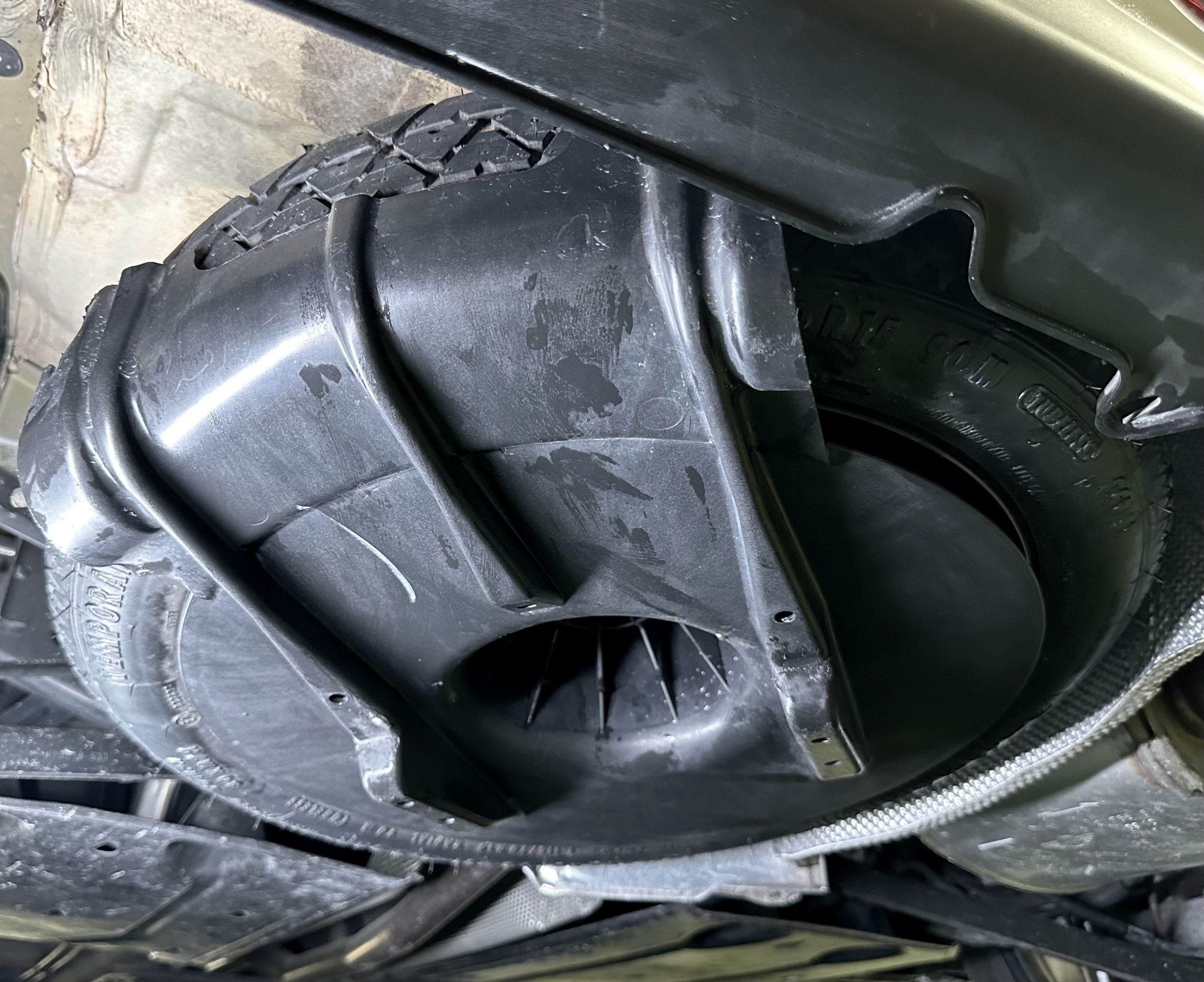 2011 MINI COOPER BASE 1.6L Turbo A/T - Image 19