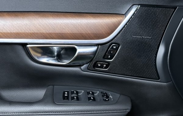 2021 Volvo S90 2.0L Twin-Turbo Diesel A/T - Image 19