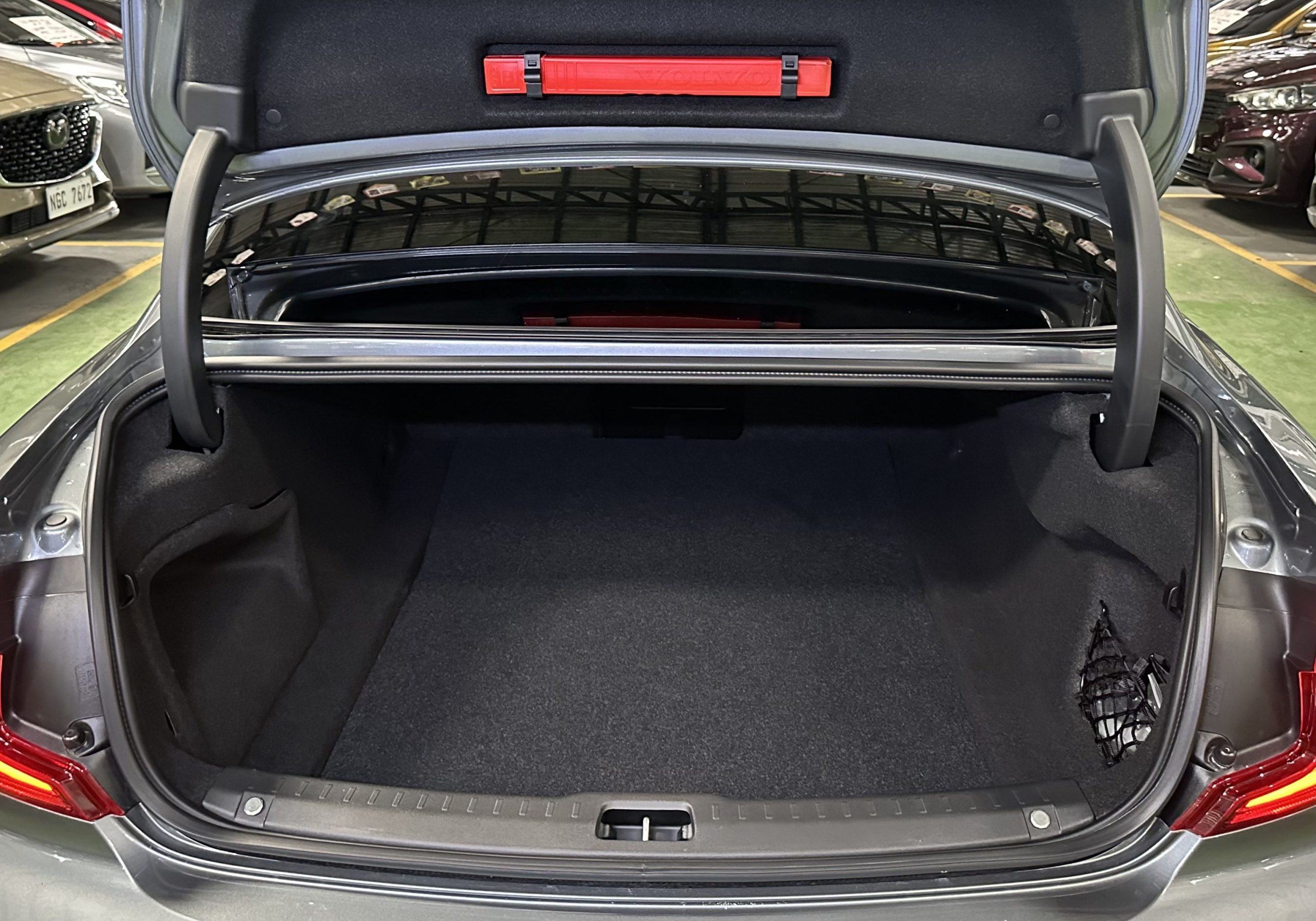 2021 Volvo S90 2.0L Twin-Turbo Diesel A/T - Image 21
