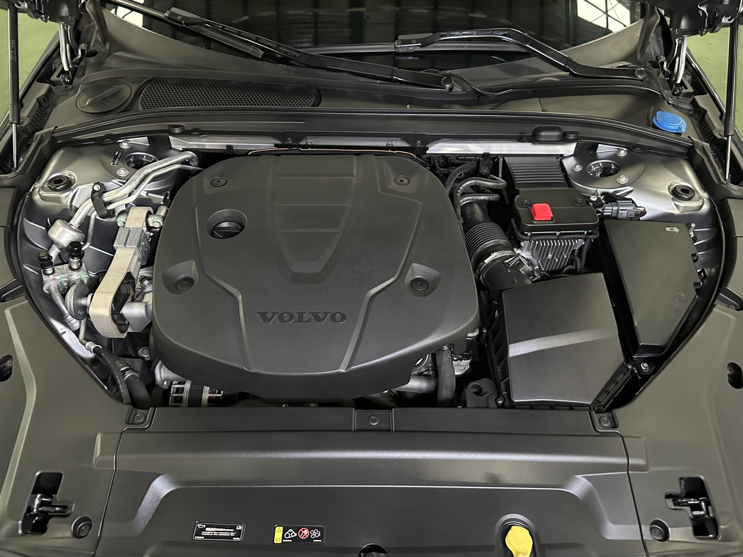 2021 Volvo S90 2.0L Twin-Turbo Diesel A/T - Image 23