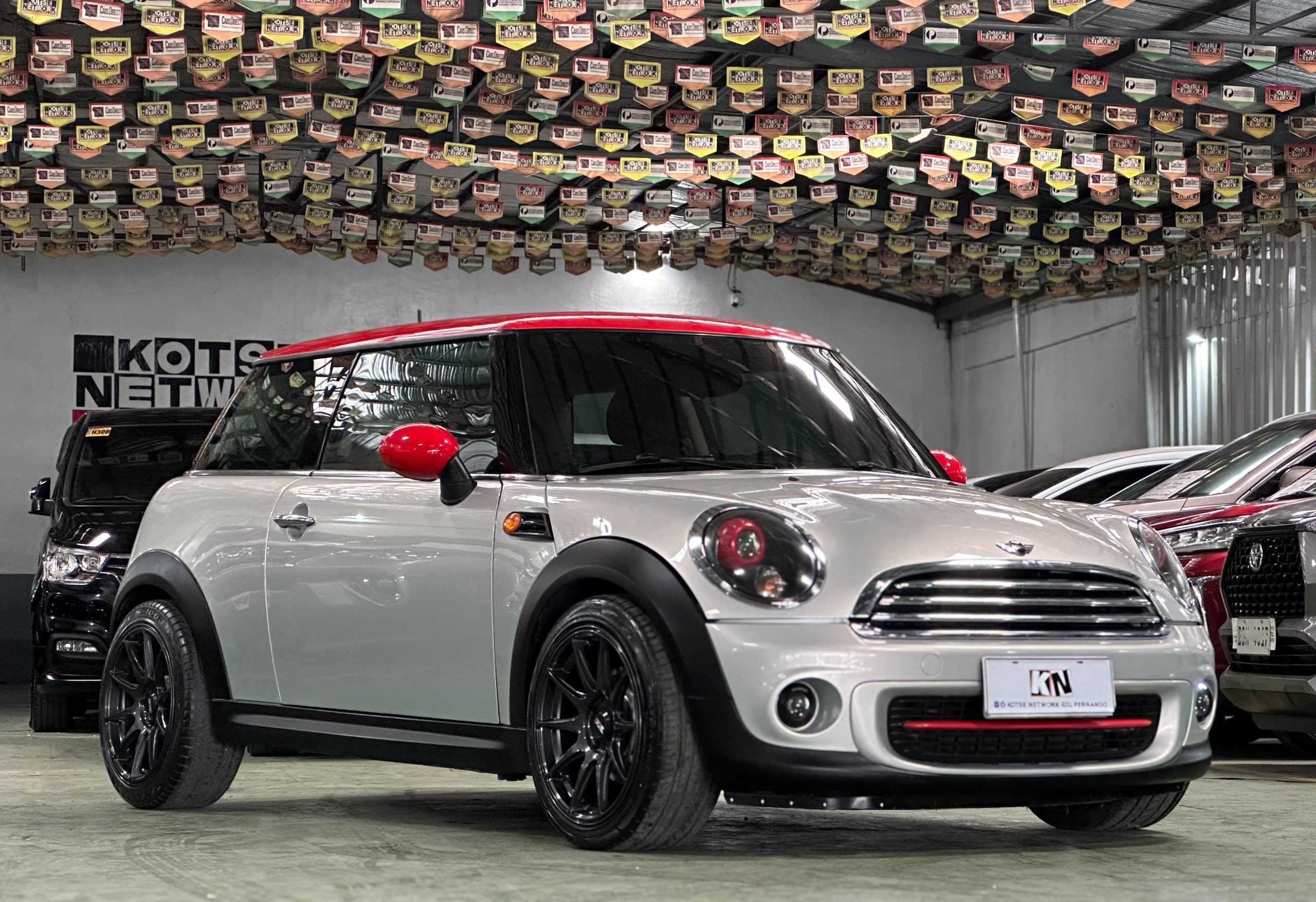 2011 MINI COOPER BASE 1.6L Turbo A/T - Image 4