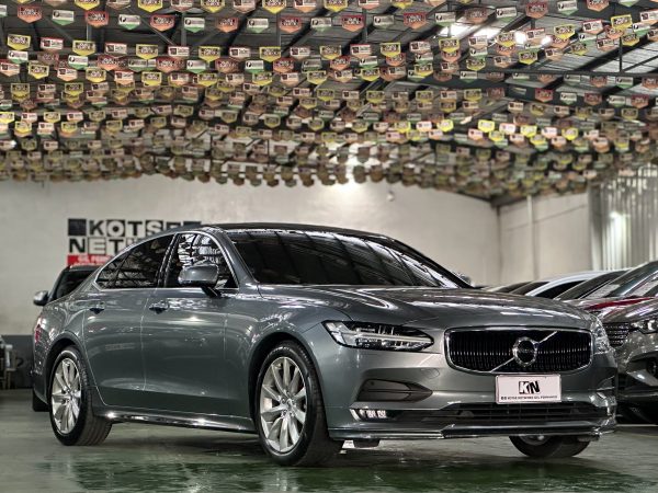 2021 Volvo S90 2.0L Twin-Turbo Diesel A/T - Image 4
