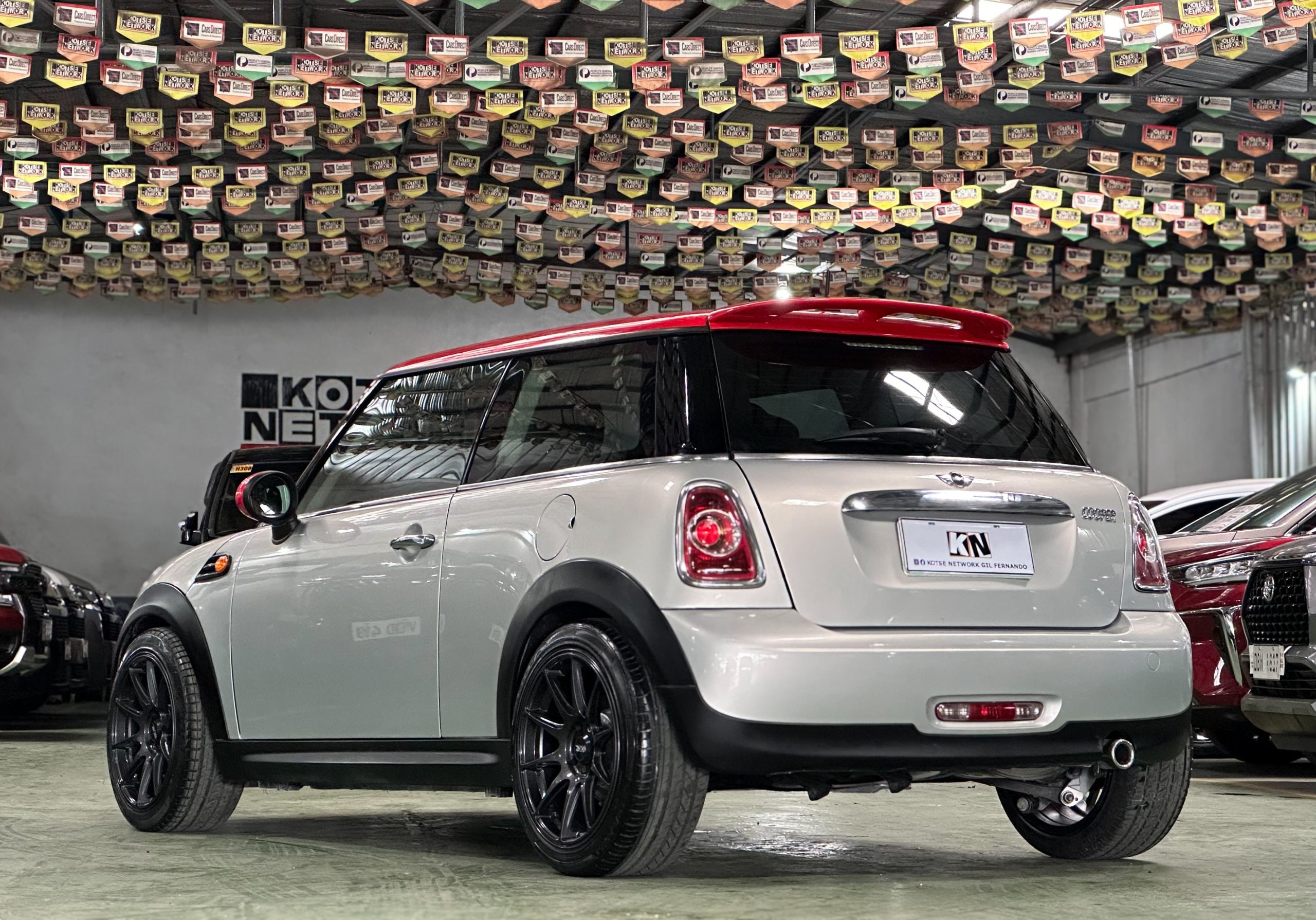 2011 MINI COOPER BASE 1.6L Turbo A/T - Image 5